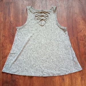 grey tank top